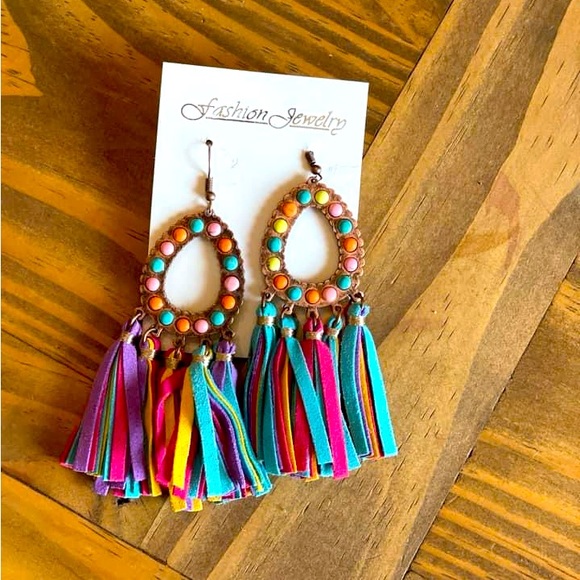 Beautiful Earrings! - Picture 4 of 4